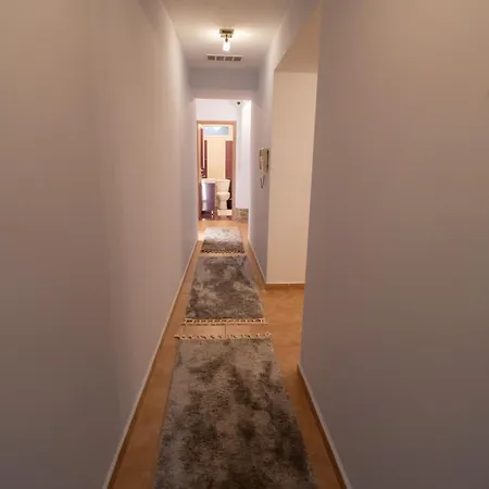 Mary's Downtown - A Stroll Away From Mount Vermio *