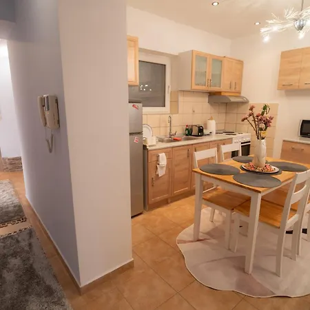 Apartamento Mary's Downtown - A Stroll Away From Mount Vermio *