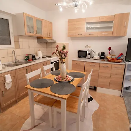 Apartamento Mary's Downtown - A Stroll Away From Mount Vermio Naousa (Imathia)