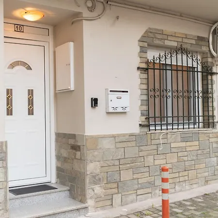 Mary's Downtown - A Stroll Away From Mount Vermio Naousa (Imathia)