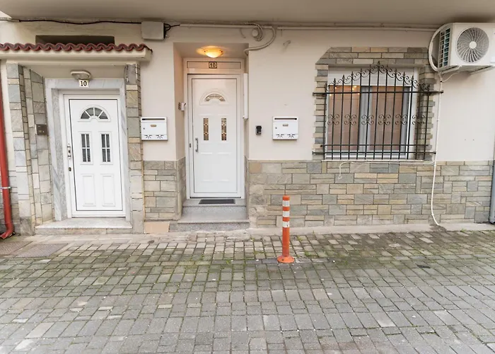 Mary's Downtown - A Stroll Away From Mount Vermio * Naousa (Imathia)