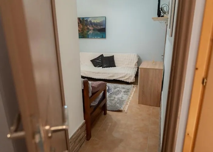 Mary's Downtown - A Stroll Away From Mount Vermio Apartamento